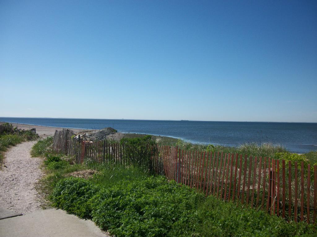 Inn At Fairfield Beach Exterior photo